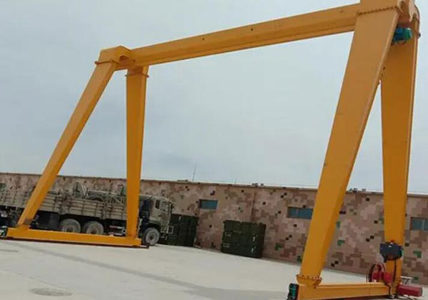 山東濟(jì)寧包箱式龍門吊現(xiàn)場(chǎng)使用案例