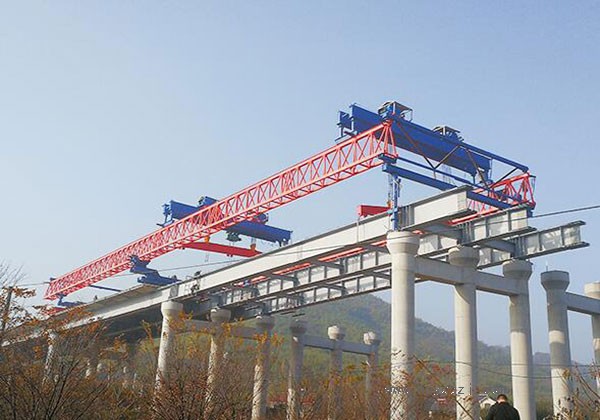 100t架橋機(jī)租賃廠家：專業(yè)設(shè)備，**服務(wù)