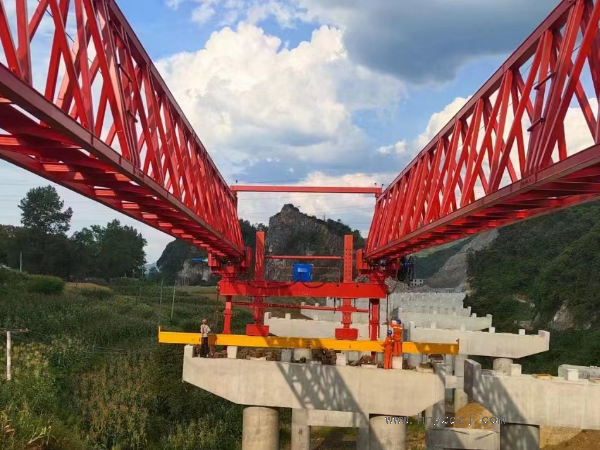 220噸架橋機(jī)的操作難度大嗎？