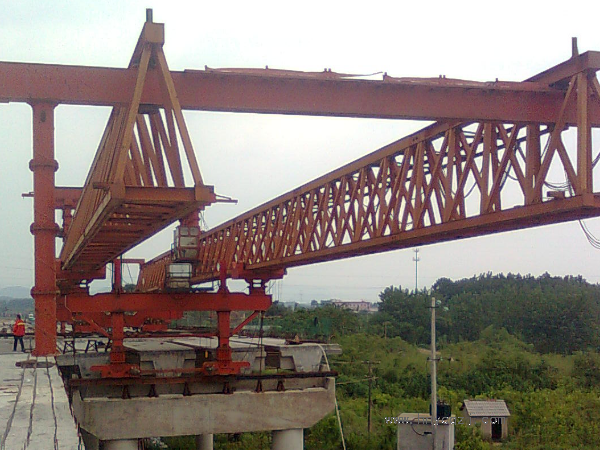 二手50噸架橋機多少錢一臺？購買時需要注意什么？