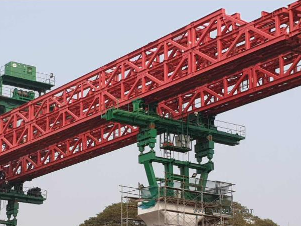 50米架橋機的結(jié)構(gòu)設(shè)計是如何實現(xiàn)的？