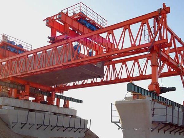 50噸以上架橋機(jī)的價(jià)格是否包括安裝和培訓(xùn)服務(wù)？