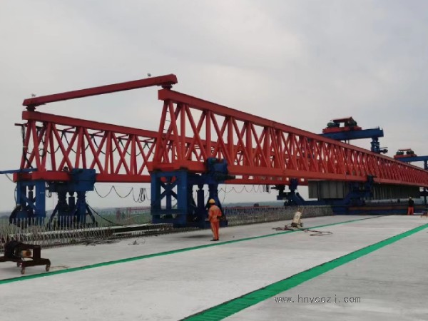 如何確定購(gòu)買50噸以上架橋機(jī)的預(yù)算和資金安排?